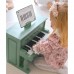 CLASSIC WORLD vintage stiliaus medinis pianinas su natų knygele CLASSIC WORLD vintage stiliaus medinis pianinas su natų knygele