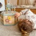 Medinė šešiakampė dėžutė su atidaromomis durelėmis TOOKY TOY Montessori